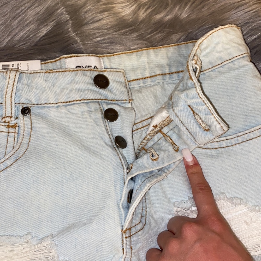 NWT RVCA Light Was Ripped Jean Shorts - Picture 5 of 8
